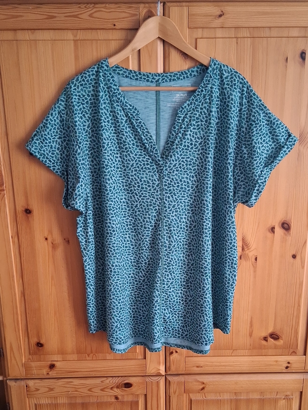 L.L. Bean Green Blue Print V-neck Rolled Sleeve Activewear T-Shirt Plus Size 2X